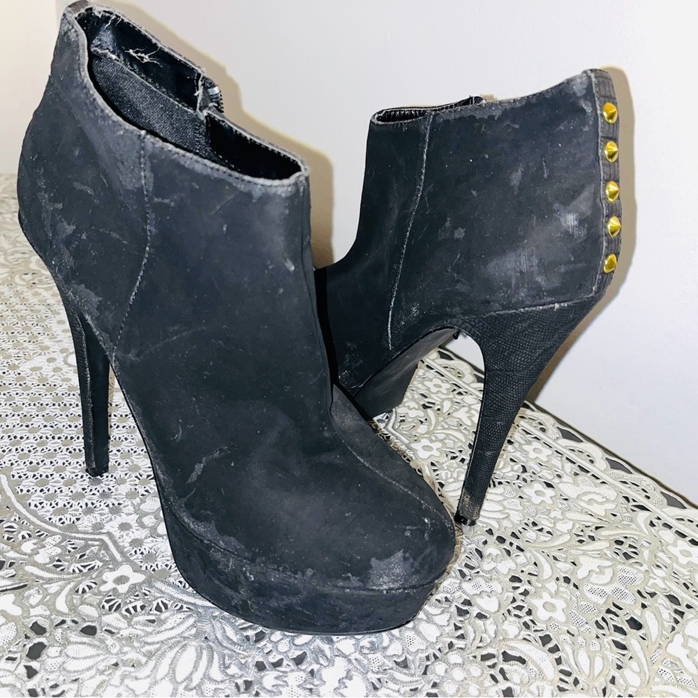 Women Shoes Size 9.5 Penny Loves High Heels With Zipper Has Some Wear Off Damage